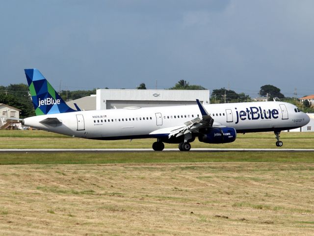 Airbus A321 (N929JB)