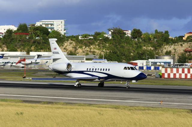 Dassault Falcon 2000 (N2000L) - N2000L departing St Maarten
