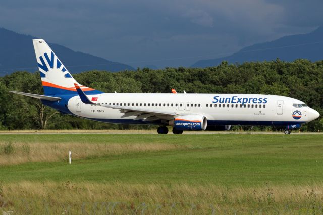 Boeing 737-700 (TC-SNO)