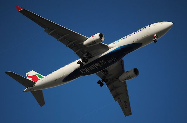 Airbus A330-300 (4R-ALO)