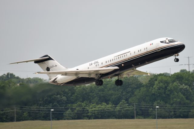 McDonnell Douglas DC-9-30 (XA-DHL) - 05-26-23 5-L