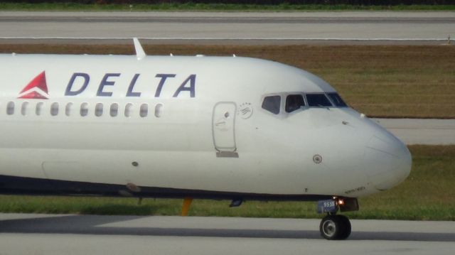 N895AT — - Delta 132 departing to Detroit Metro Wayne County at 12:52 P.M.   Photo taken November 29, 2015.  