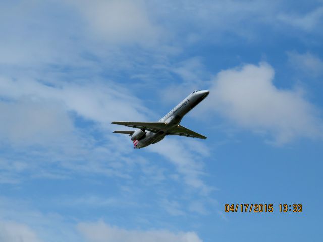 Embraer ERJ-145 (N902BC) - Envoy Air departing Joplin Regional for DFW.