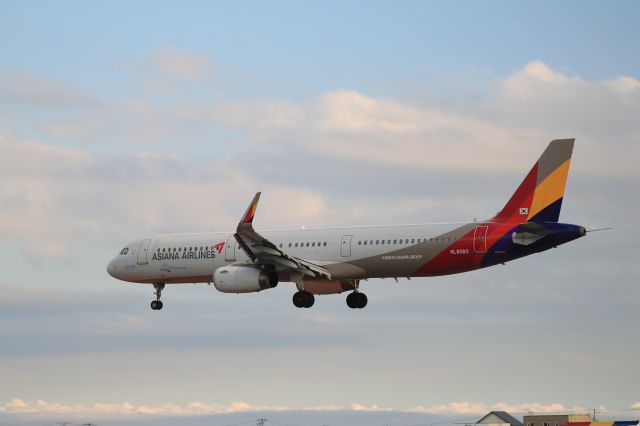 Airbus A321 (HL8060) - July 31st 2018:ICN-HKD.