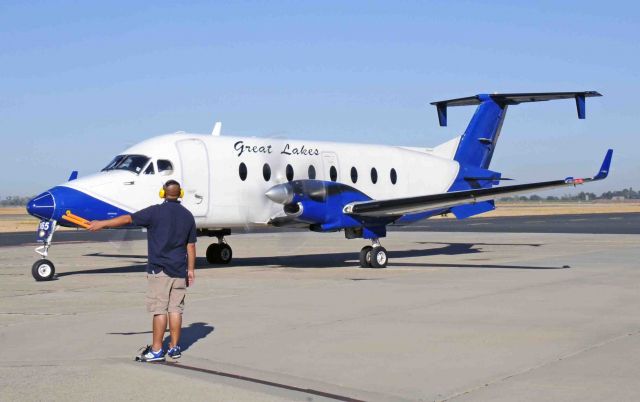 Beechcraft 1900 (N165YV)