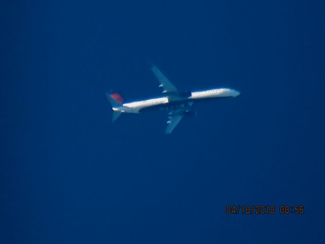 Boeing 737-900 (N857DZ)