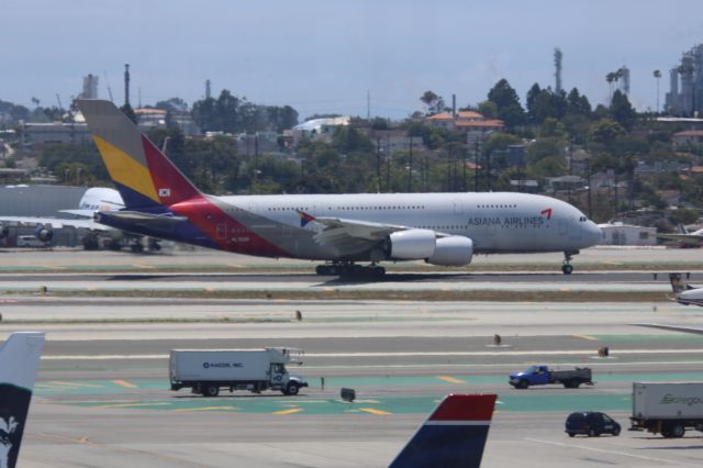 Airbus A380-800 (HL7626)