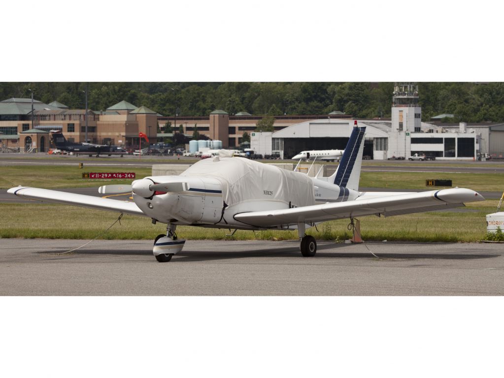 Piper Cherokee (N33125)