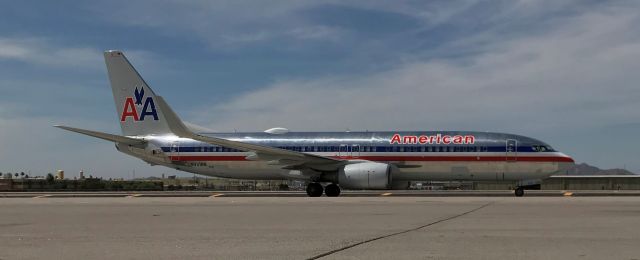 Boeing 737-700 (N921NN) - PHX T4 N1 taxiway charlie  11JUN19