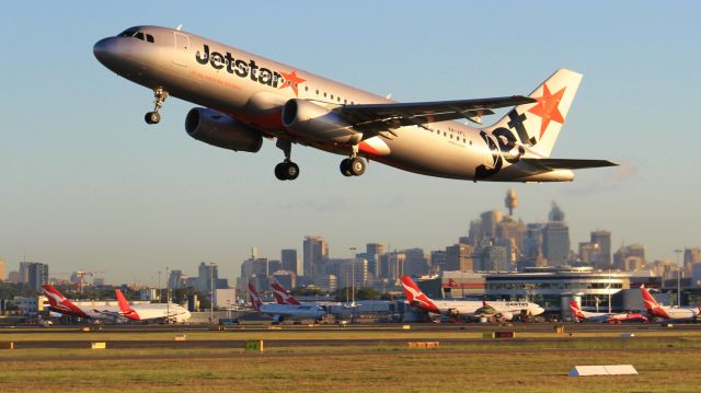 Airbus A320 (VH-VFL) - SYDNEY SKYLINE