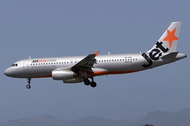 Airbus A320 (VH-VQT)