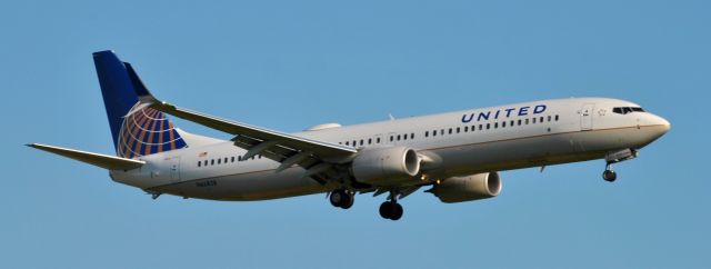 Boeing 737-900 (N66828)