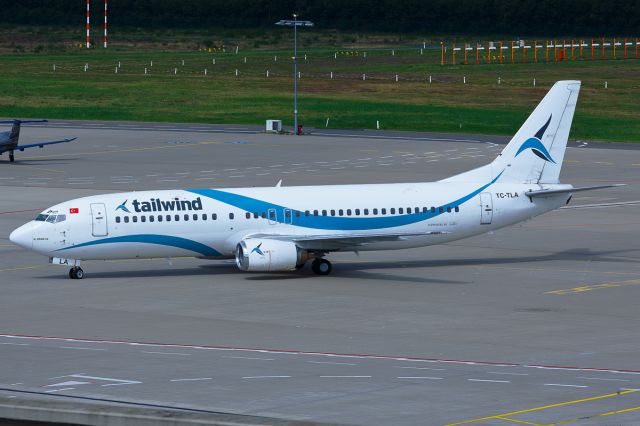 BOEING 737-400 (TC-TLA)