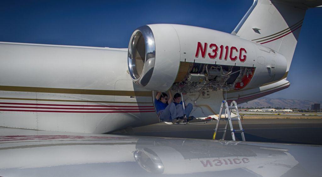 Gulfstream Aerospace Gulfstream V (N311CG) - I did not know that this was possible. Interesting.