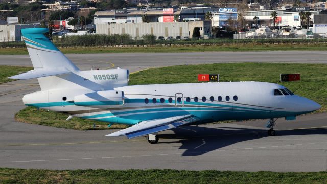 Dassault Falcon 900 (N950SF)