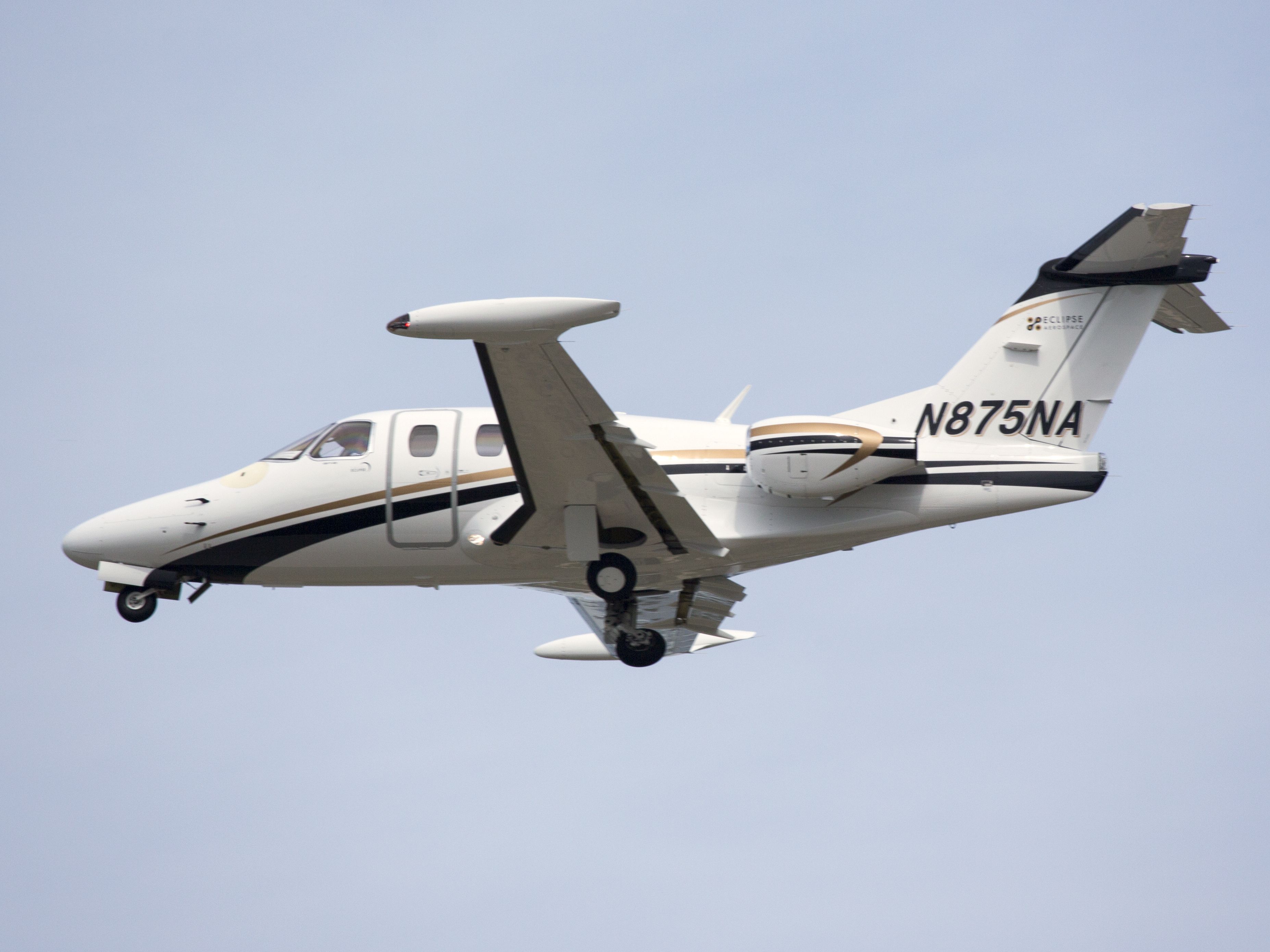 Eclipse 500 (N875NA) - Oshkosh 2013!