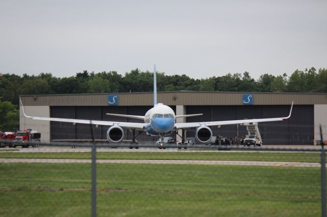 Boeing 757-200 (09-0015) - President Trump departing onboard Air Force One after visiting Kenosha, Wisconsin.