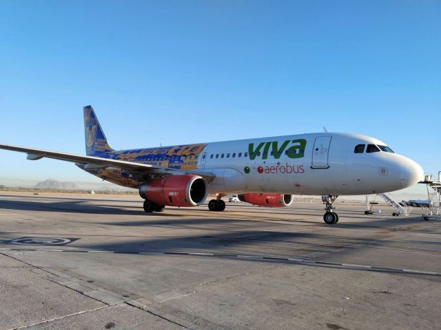 Airbus A320 (XA-VAT)