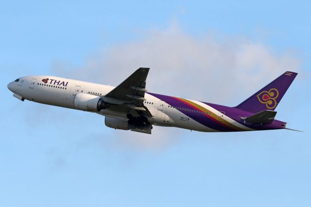 Boeing 777-200 (HS-TJW)