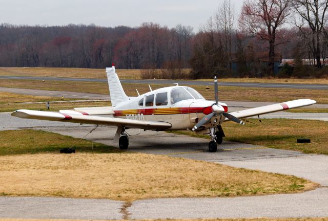 Piper Cherokee Arrow (N33420)