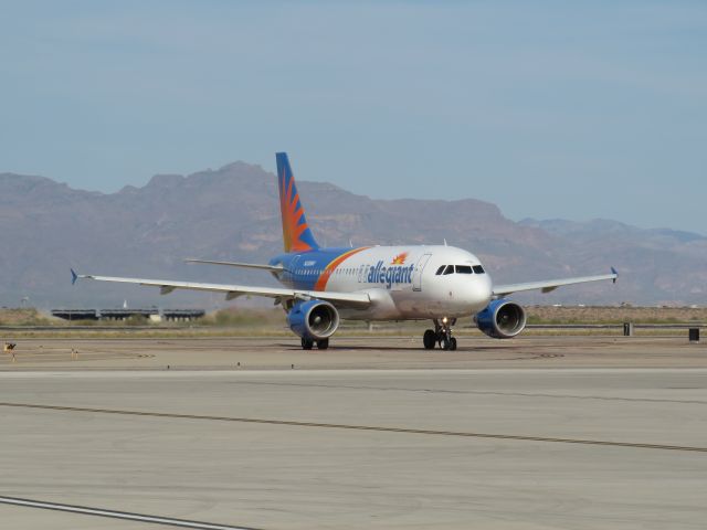 Airbus A319 (N338NV)