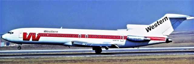 BOEING 727-200 (N2826W) - 1985