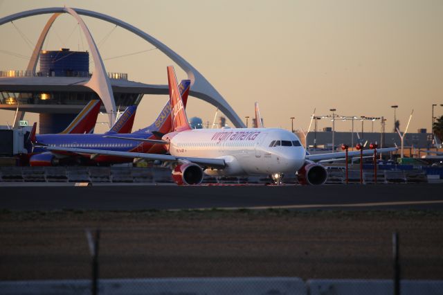 Airbus A320 (N637VA)