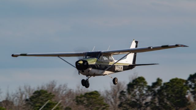 Cessna Skyhawk (N4693L)