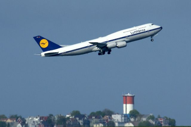 BOEING 747-8 (D-ABYT) - DLH 423 to Frankfurt departing on 15R