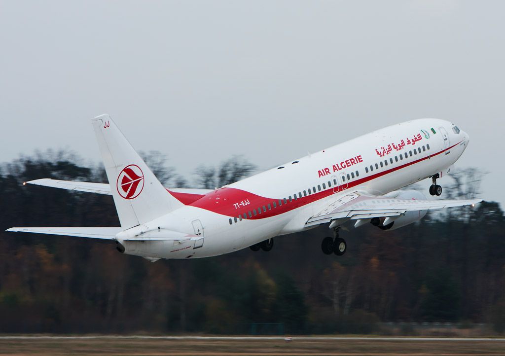 Boeing 737-700 (7T-VJJ) - Frankfurt Main (FRA) Runway and Spotterpoint West.