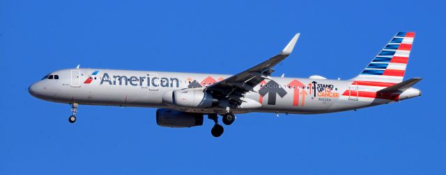 Airbus A321 (N162AA) - Phoenix Sky Harbor International Airport 28DEC19