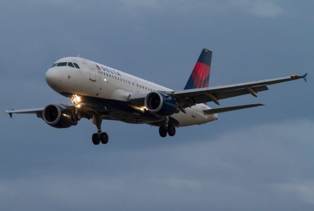 Airbus A319 —