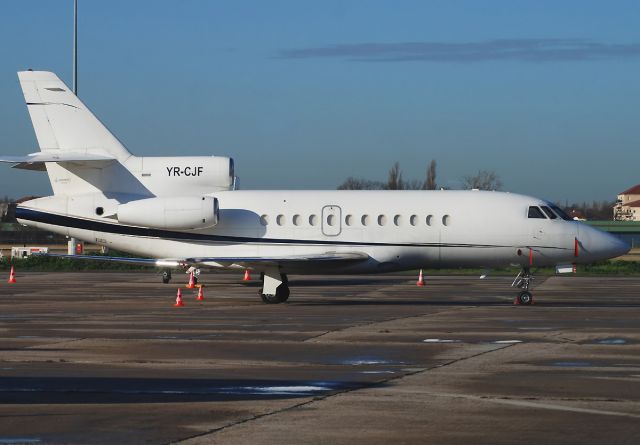 Dassault Falcon 900 (YR-CJF)