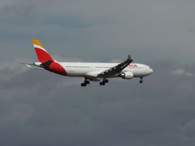 Airbus A330-300 (EC-LZJ)