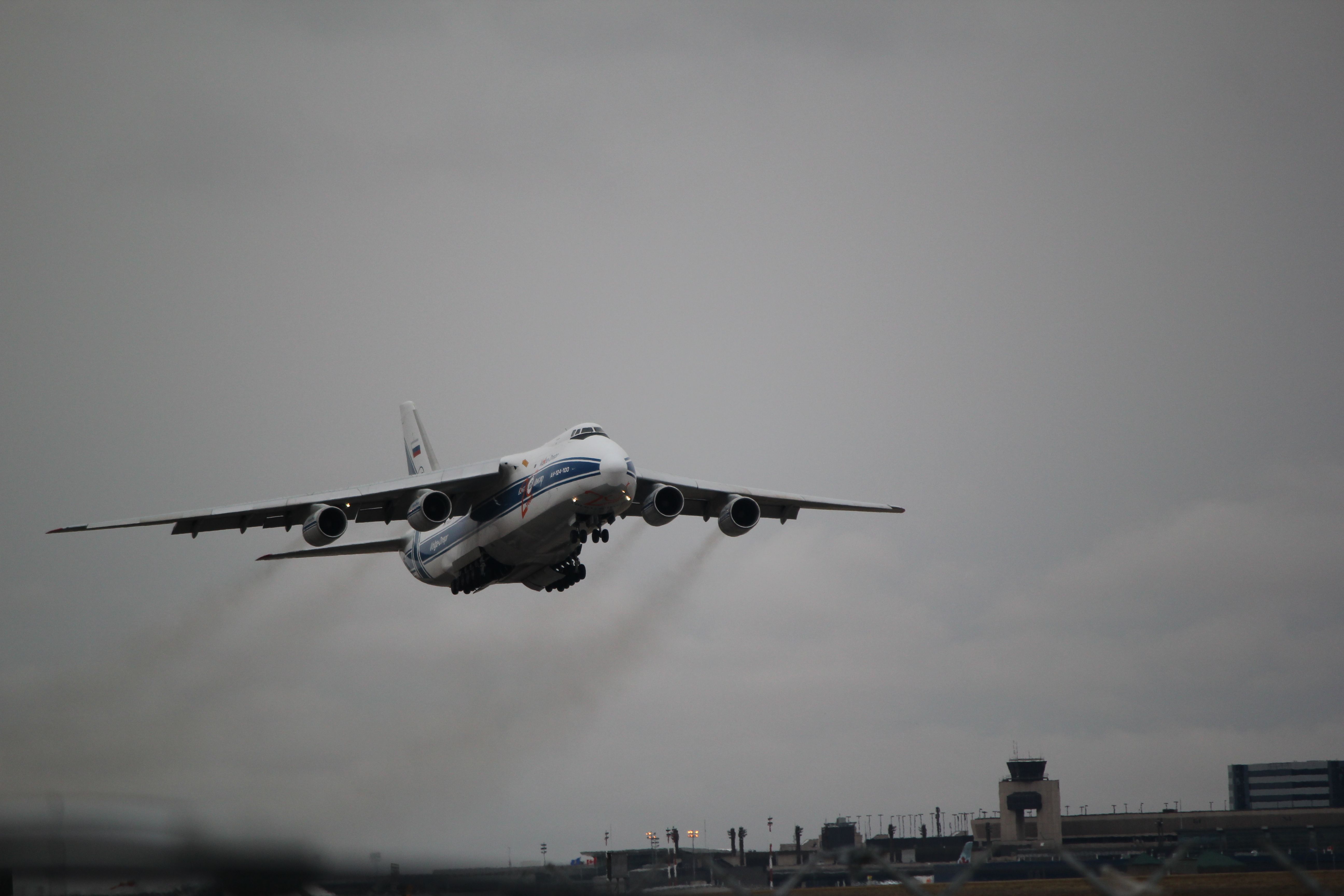 Antonov An-124 Ruslan (RNA82074)