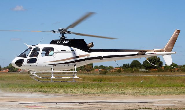 Eurocopter AS-350 AStar (PP-JAV)