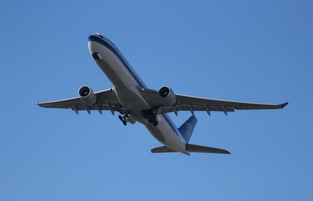 Airbus A330-300 (B-5940)