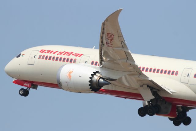 Boeing 787-8 (VT-AND) - Departing from runway 027L at LHR.