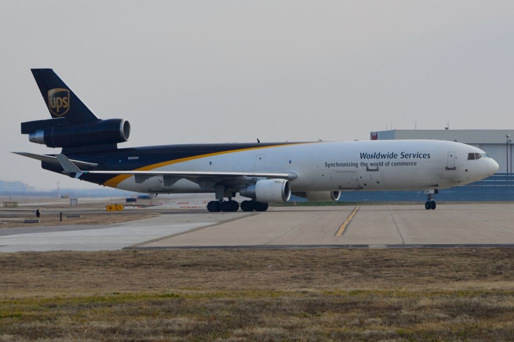 Boeing MD-11 (N289UP) - UPS - N289UP - MD-11 - Arriving KDFW 02/16/2014