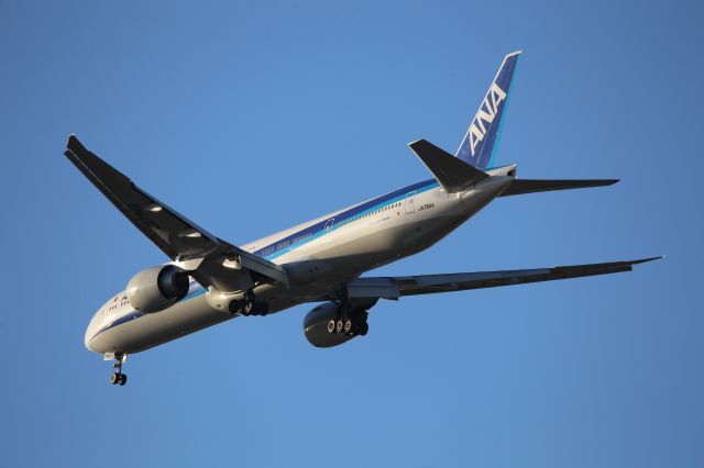 BOEING 777-300ER (JA794A)