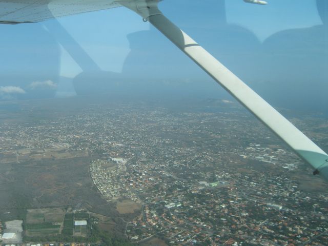 Cessna Skyhawk (N51409) - VFR flight up Curacao