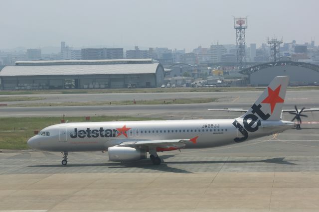 Airbus A320 (JA09JJ)