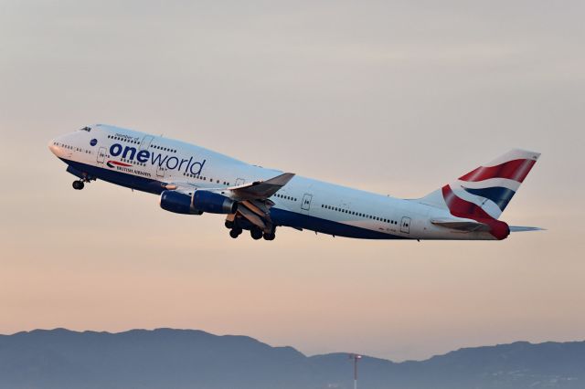 Boeing 747-400 (G-CIVI)