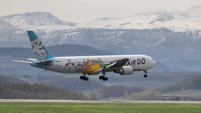 BOEING 767-300 (JA602A) - “Bear Do Hokkaido Jet Livery”br /Hokkaido International Airlines / Boeing 767-381br /May.06.2018 Asahikawa Airport [AKJ/RJCE] JAPAN