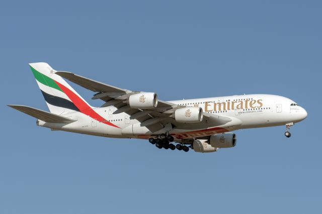 Airbus A380-800 (A6-EDZ) - A380-861 sn 107. Emirates A6-EDZ final rwy 21 YPPH 28 January 2023._