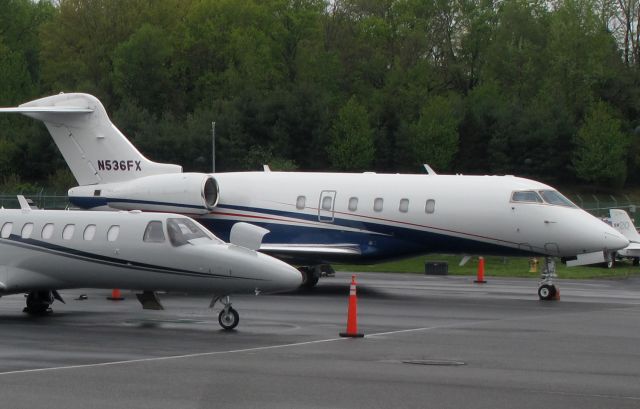 Bombardier Challenger 300 (N536FX) - Its a busy aircraft - seen all over the US.
