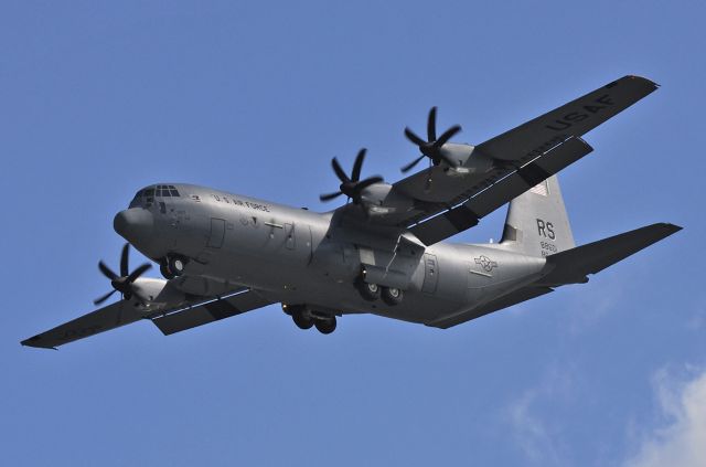 Lockheed C-130 Hercules (08-8601) - USAF - US Air Force - RS Ramstein - Lockheed Martin C-130J-30 Super Hercules C/N 382-5609 - 08-8601 - Visual Approach and Touch-and-Go at Ramstein Air Base Runway 26 - 2009-05-04.