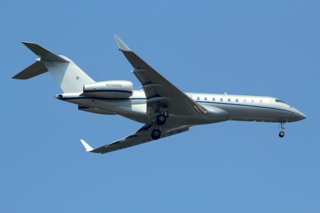 Bombardier Global Express (N288DG) - 21 JUL 2015 LANDING 05