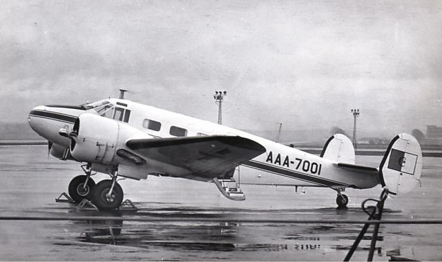 — — - Algerian_Air_Force_Beech_18_McKnight-1 (1)