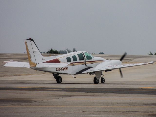 Beechcraft Baron (58) (CX-CMM)